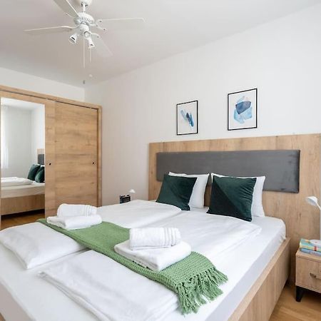 Trendy 1Br, Direct City Access By Hm Wina Bagian luar foto