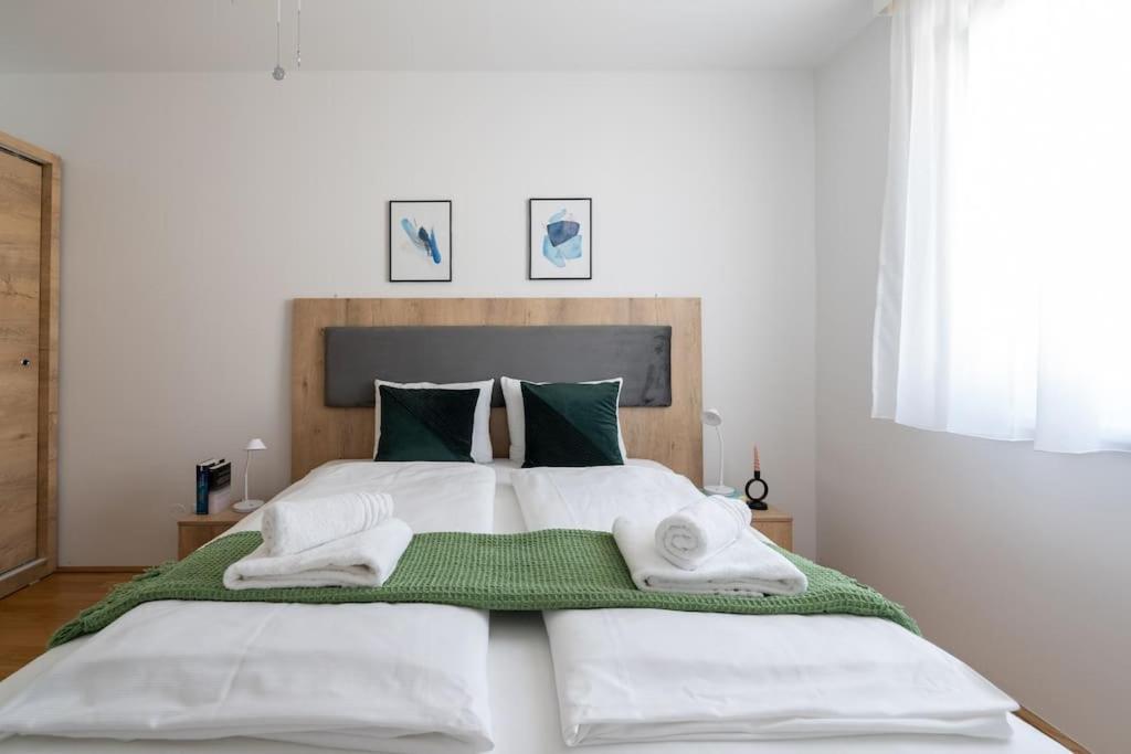 Trendy 1Br, Direct City Access By Hm Wina Bagian luar foto